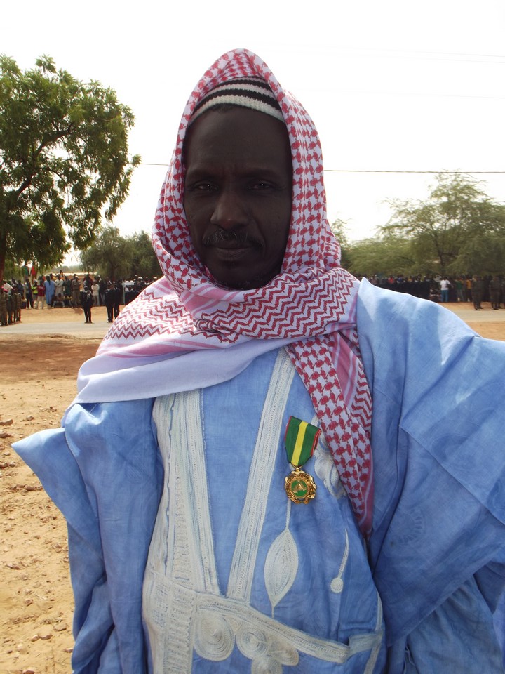 Le Grand Imam de Dori reçoit la médaille d’honneur des collectivités locales