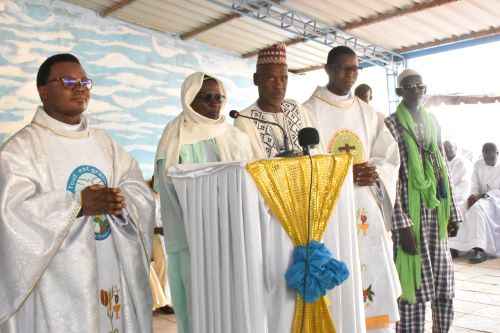 Ordinations presbytérales 2024 à Dori : deux candidats investis de la charge du presbytérat